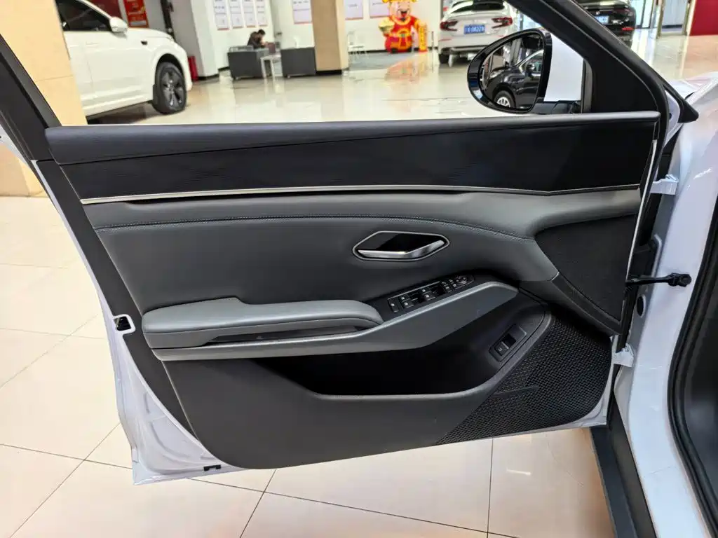 BYD Qin L — миниатюра 6
