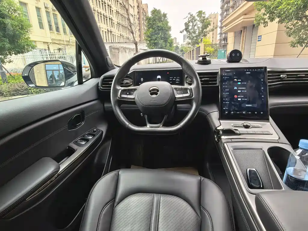 NIO ES6 — миниатюра 16