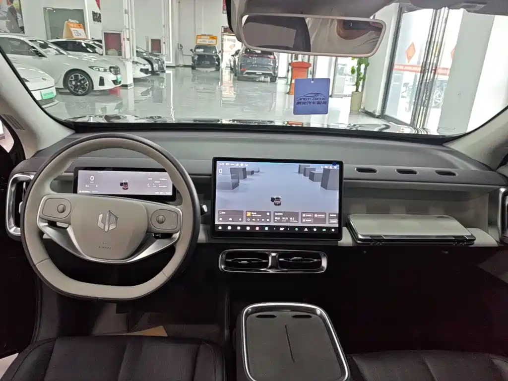 Leapmotor Leapmotor B10 — миниатюра 10