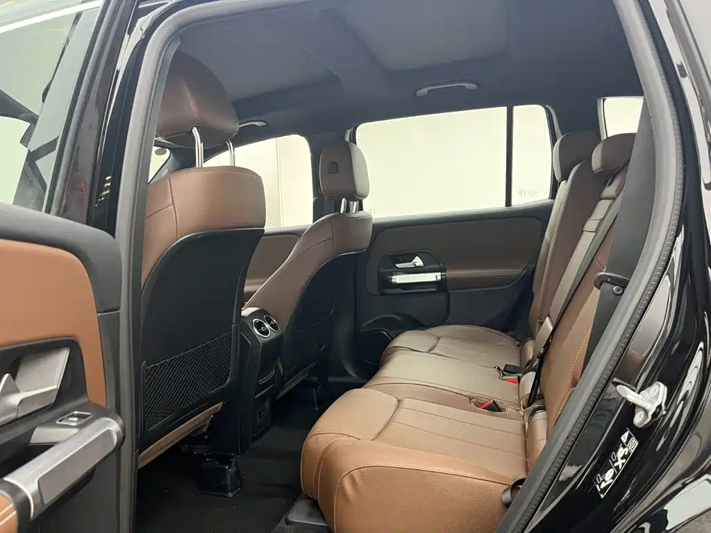 Mercedes-Benz GLB — миниатюра 10