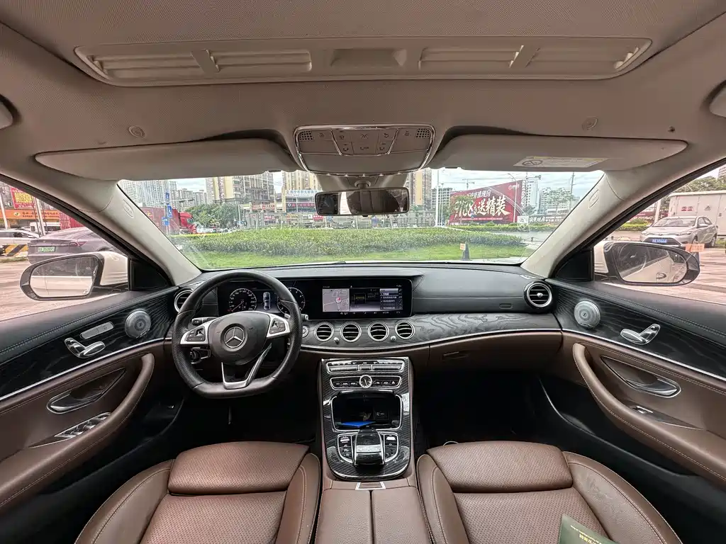 Mercedes-Benz E-Class — миниатюра 10