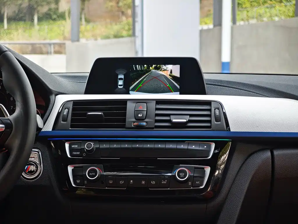 BMW 3 Series — миниатюра 14