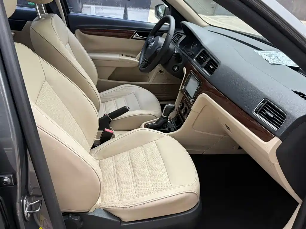 Volkswagen Lavida — миниатюра 10