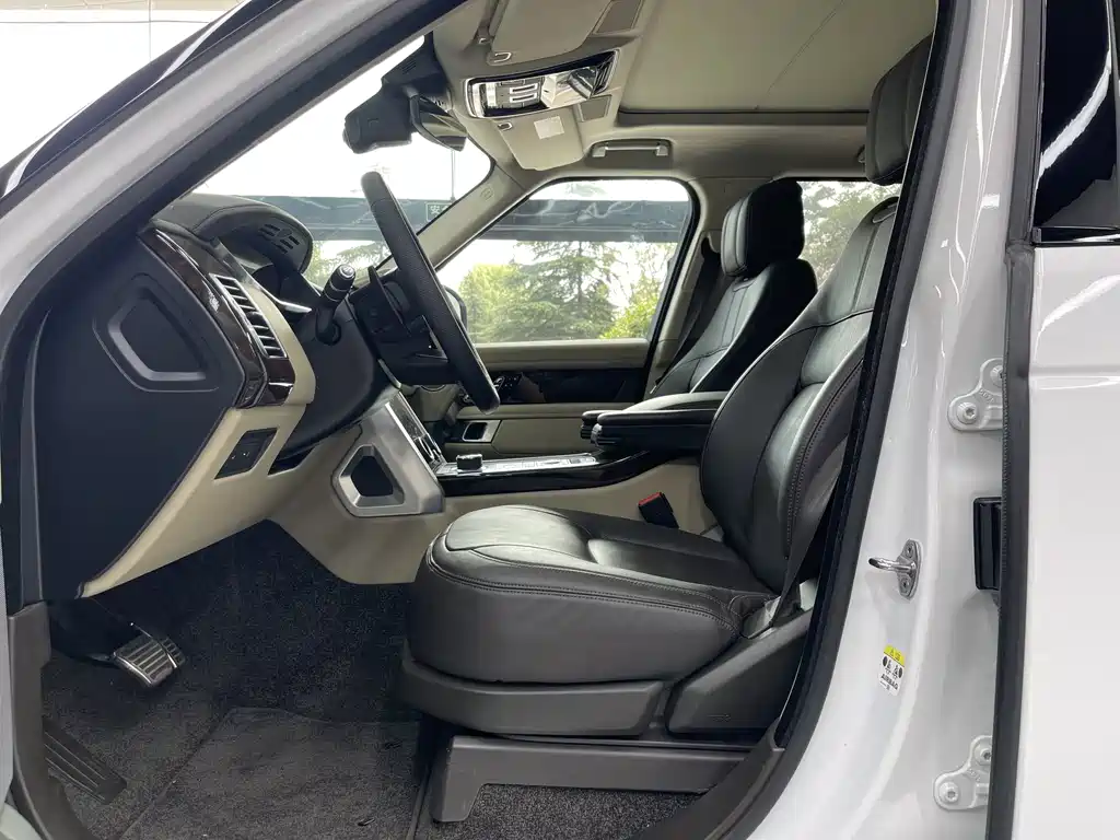 Land Rover Range Rover — миниатюра 18