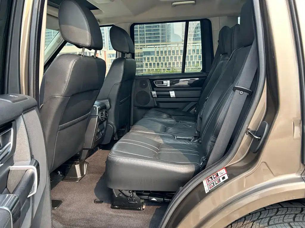 Land Rover Discovery — миниатюра 7