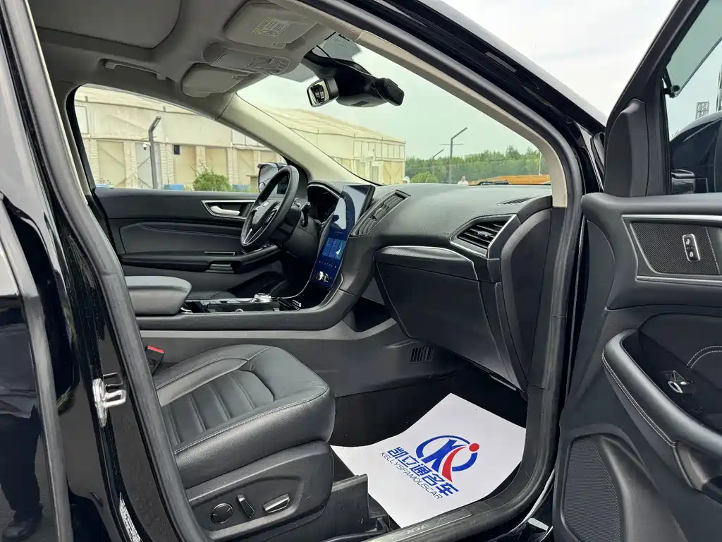 Ford Edge — миниатюра 9