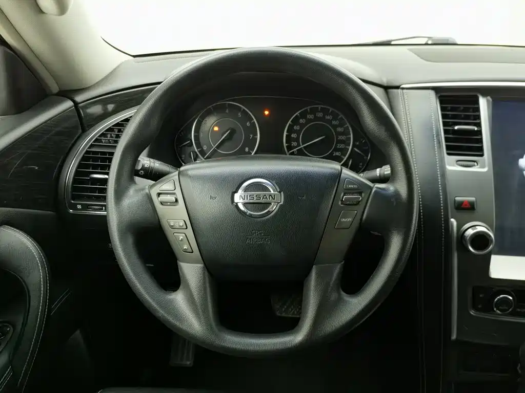 Nissan Patrol — миниатюра 11