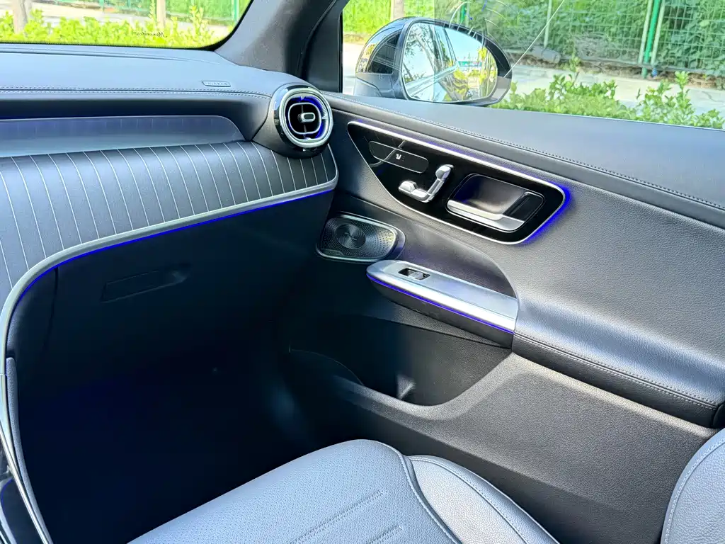 Mercedes-Benz GLC 2023 GLC 300 L 4MATIC 7 мест