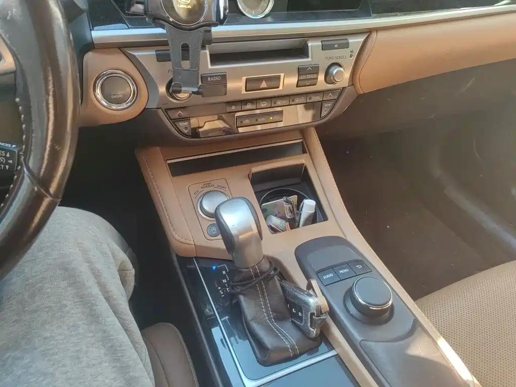 Lexus ES — миниатюра 9