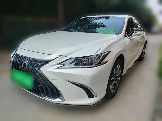 2022 Lexus ES