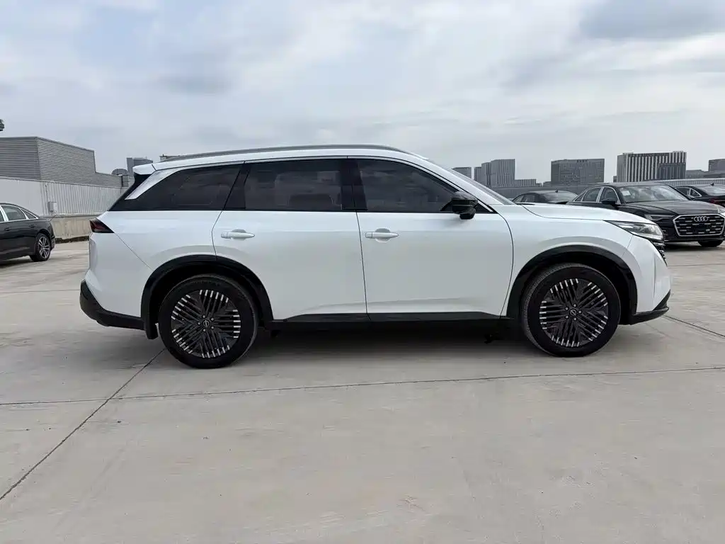 Nissan Pathfinder 2024 380VC-TURBO 6 мест