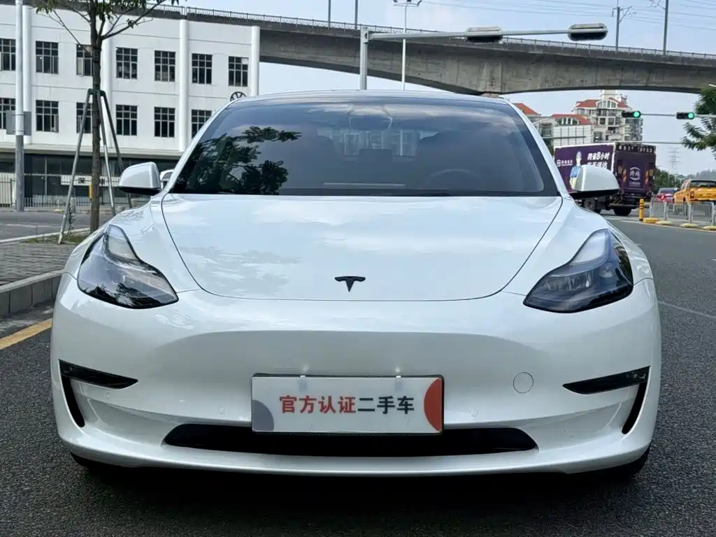 Tesla Model 3 — миниатюра 2