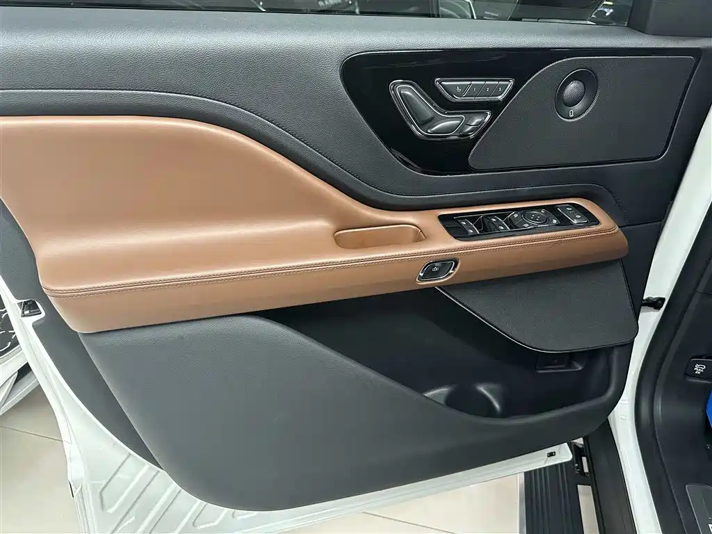 Lincoln Aviator 2022 3.0T V6