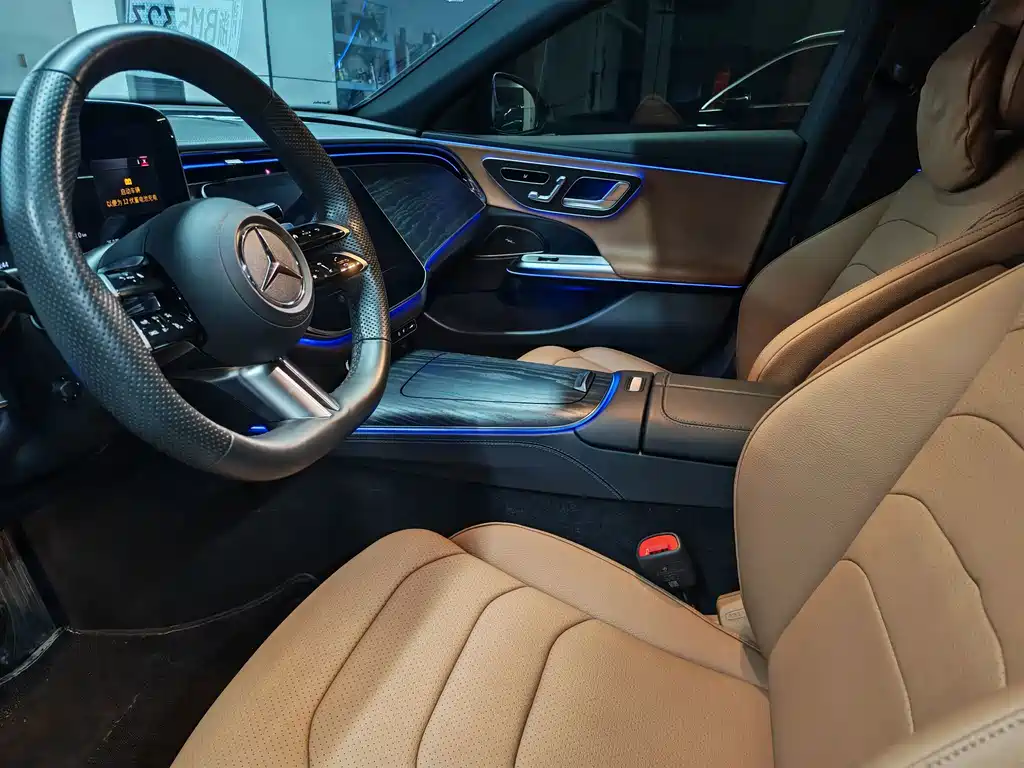 Mercedes-Benz E-Class — миниатюра 7
