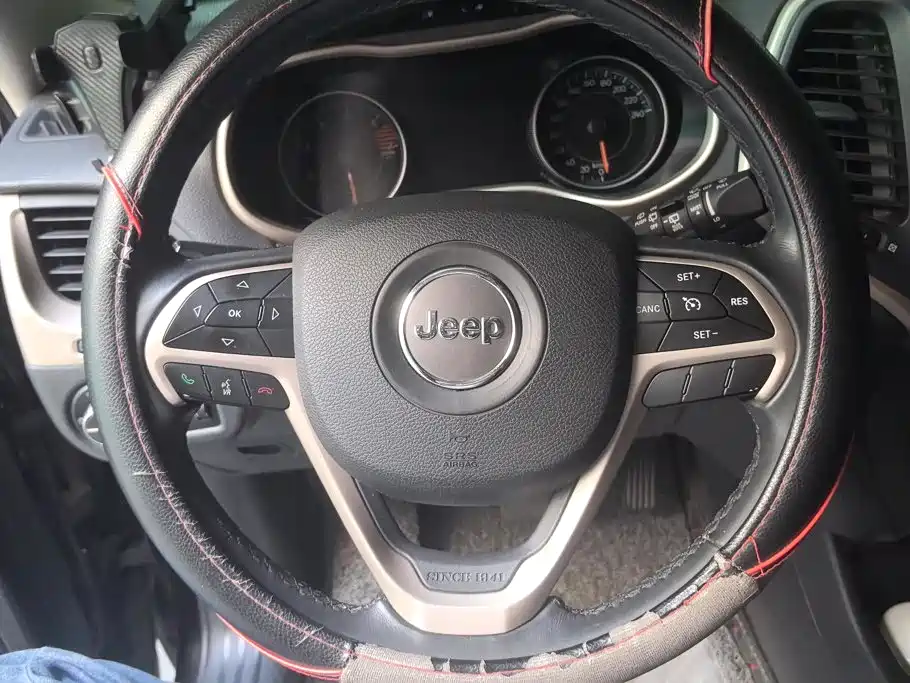 Jeep Cherokee — миниатюра 15