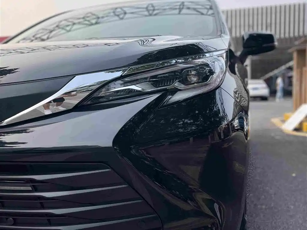 Toyota Sienna — миниатюра 29