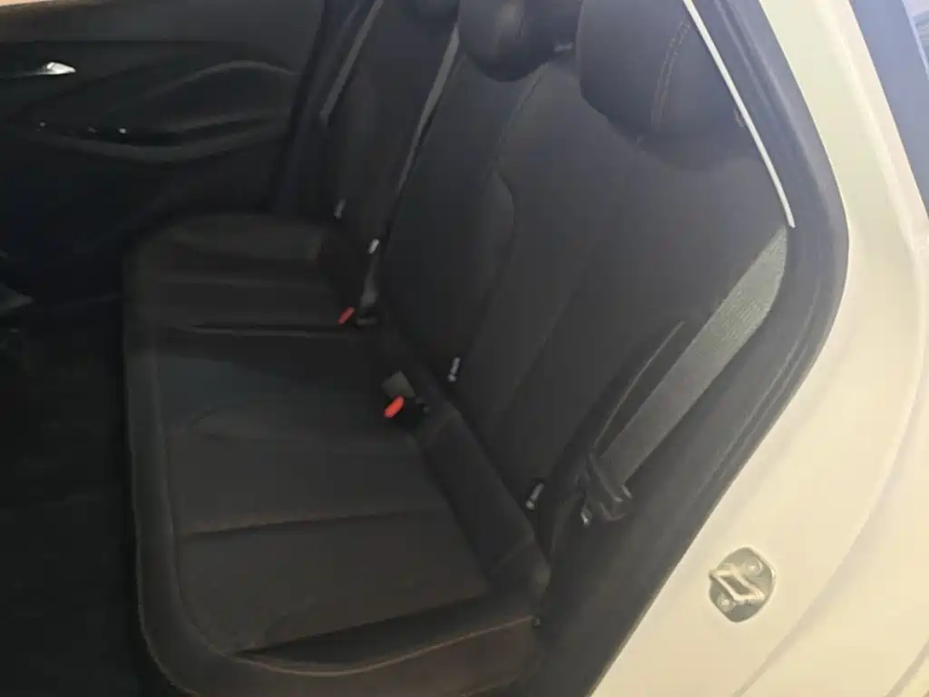 Buick Verano — миниатюра 17