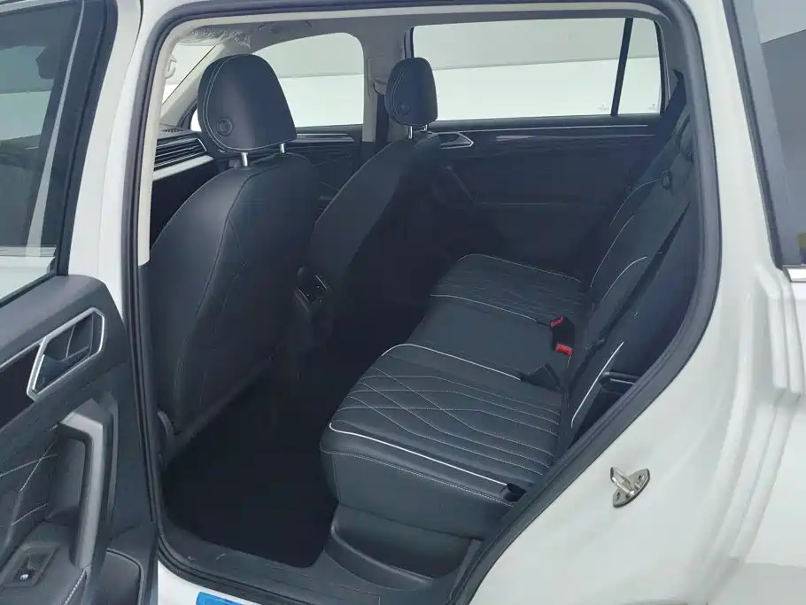 Volkswagen Tiguan L — миниатюра 11