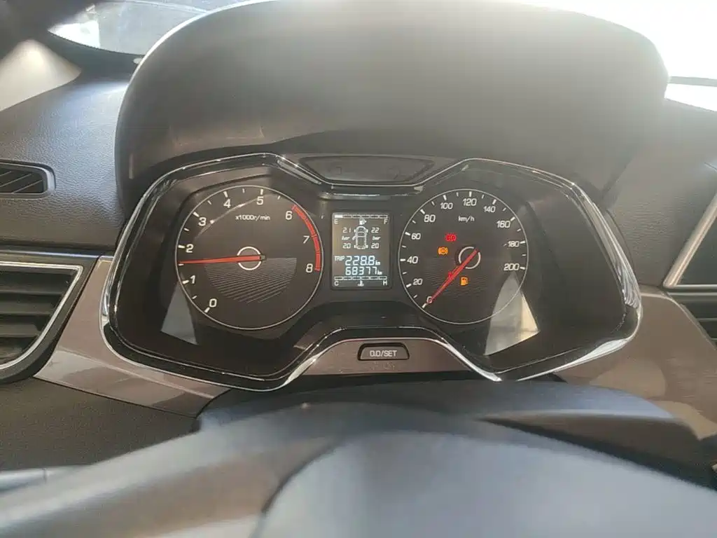 Baojun 310W — миниатюра 12