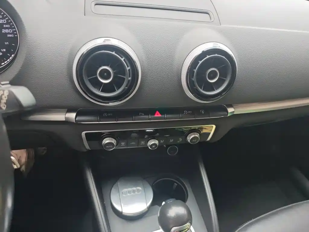 Audi A3 — миниатюра 9