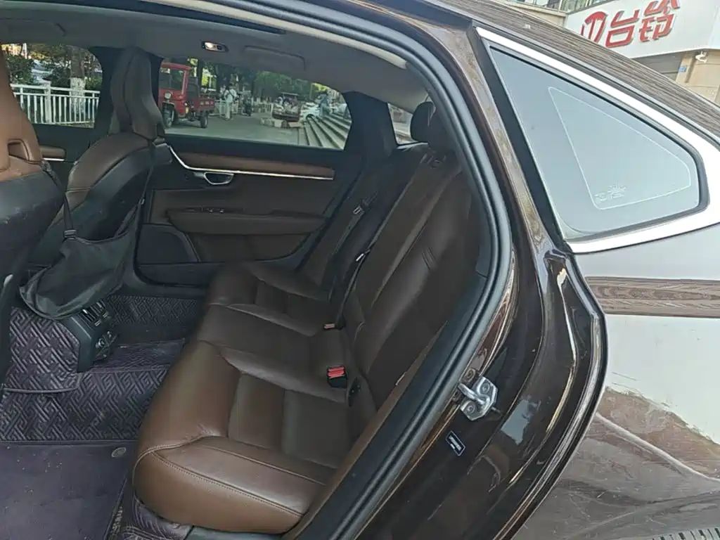 Volvo S90 — миниатюра 17