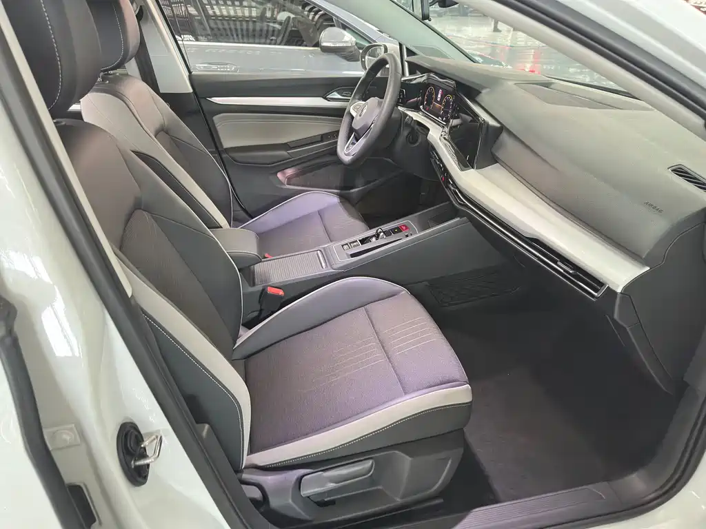 Volkswagen Golf — миниатюра 11