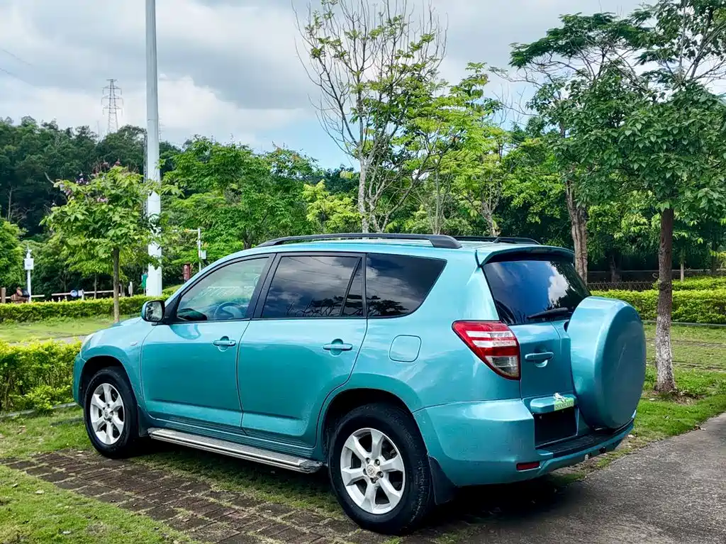 Toyota RAV4 — миниатюра 37