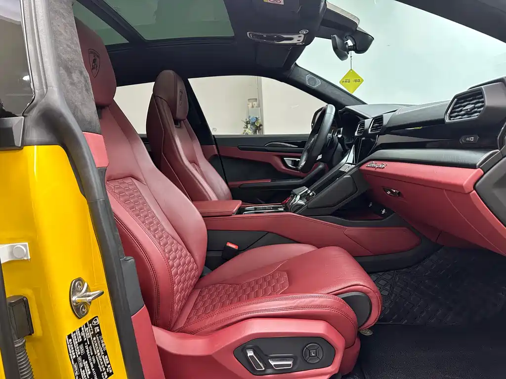 Lamborghini Urus — миниатюра 12