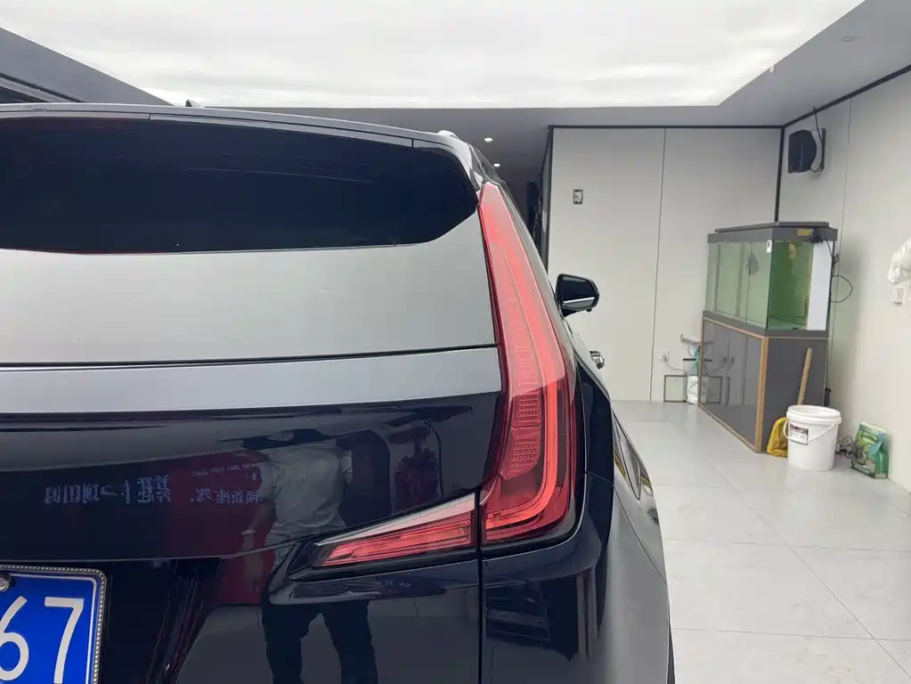 Cadillac XT4 — миниатюра 8