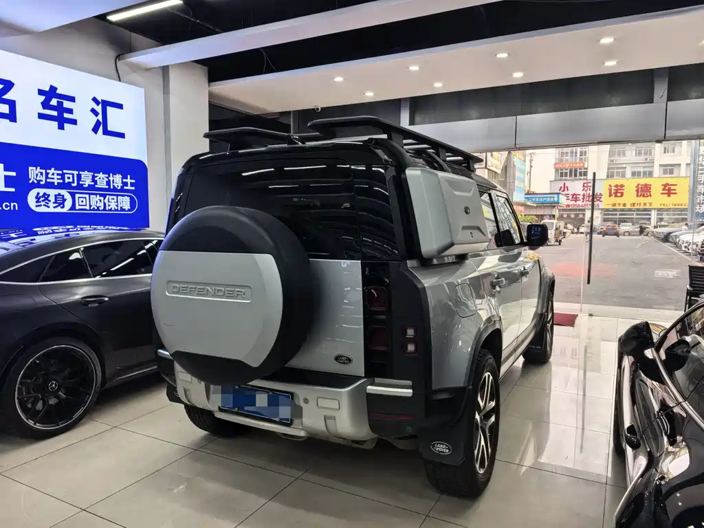 Land Rover Defender — миниатюра 10