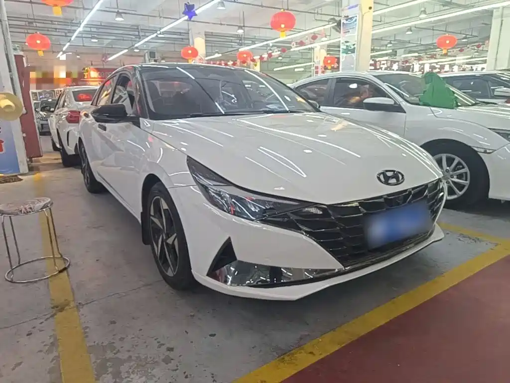 Hyundai Elantra — миниатюра 4