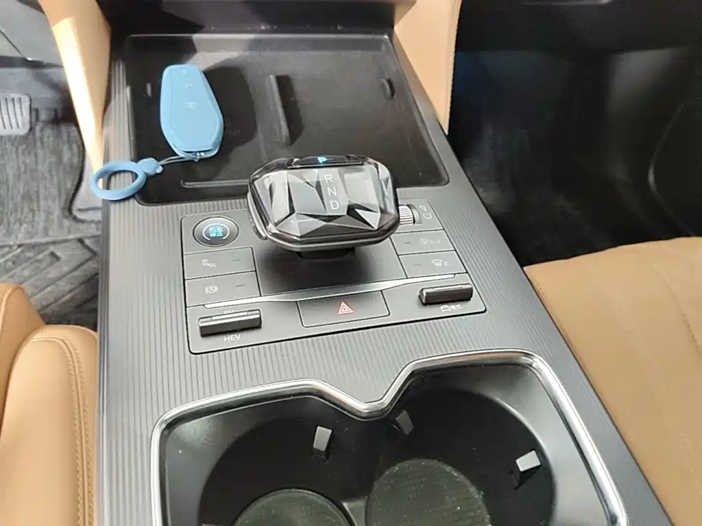BYD L DM-i — миниатюра 14