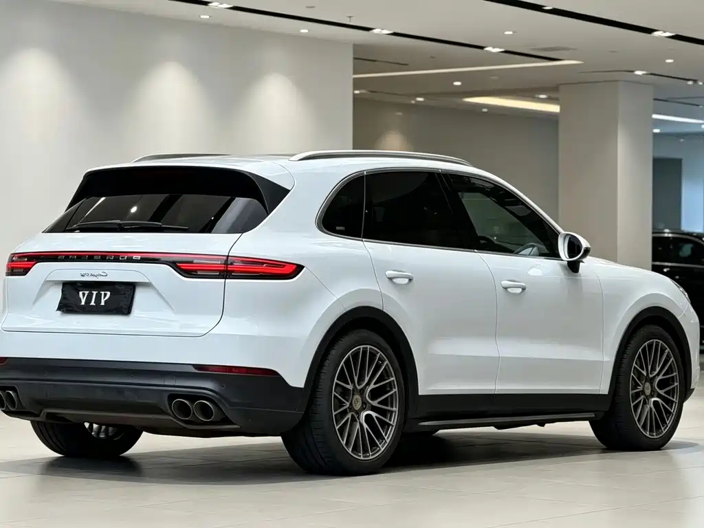 Porsche Cayenne — миниатюра 9