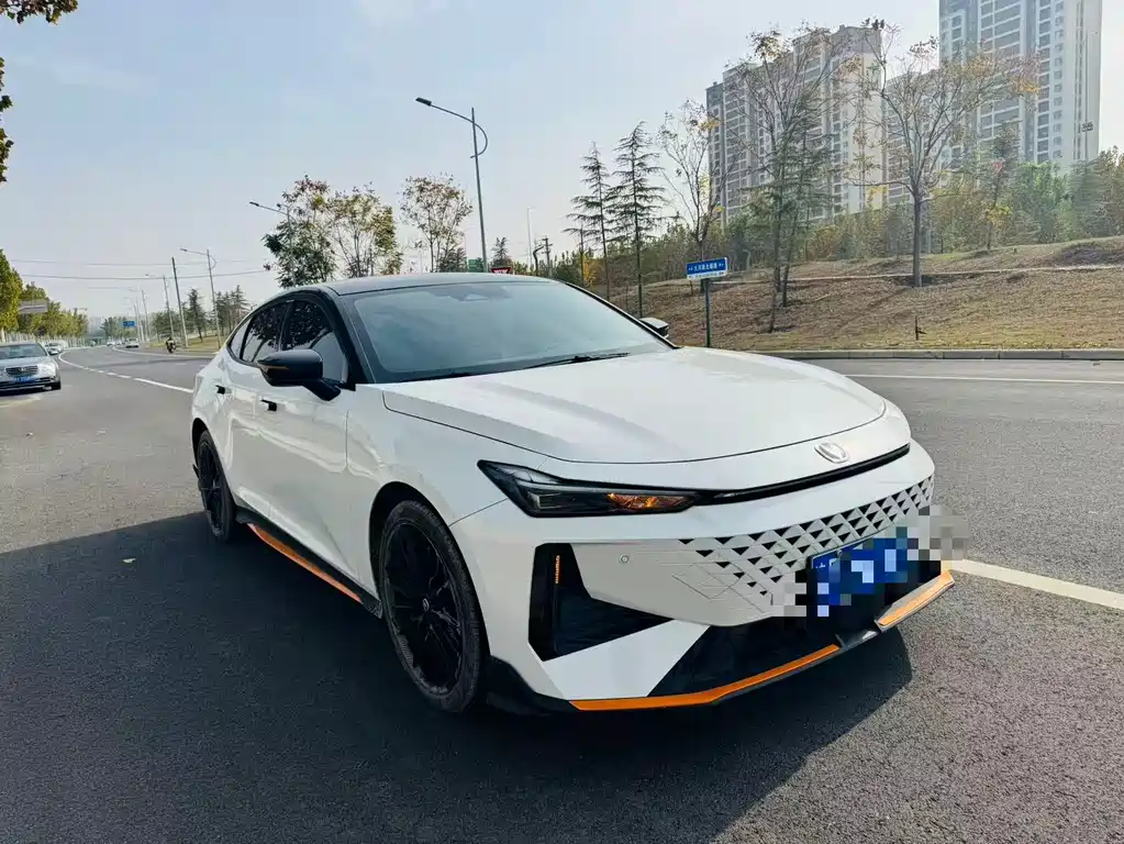 CHANGAN UNI V