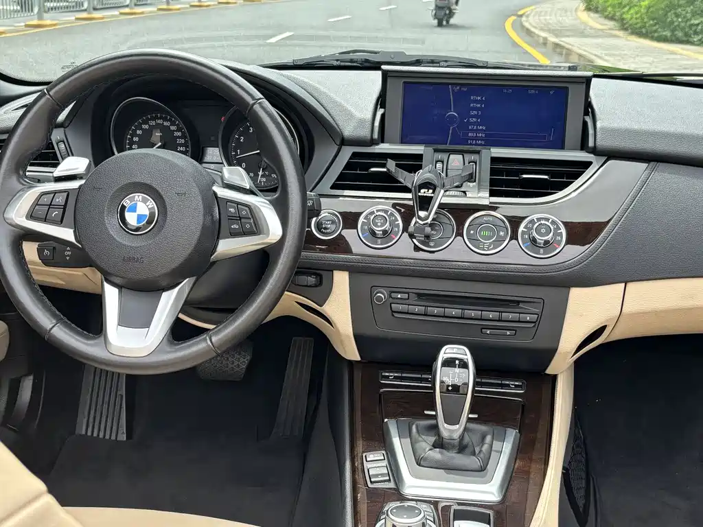 BMW Z4 2010 sDrive35i Luxury