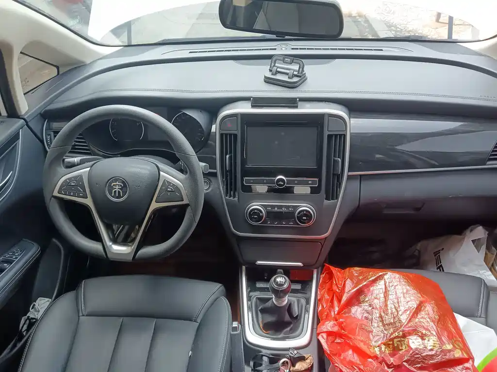 BYD MAX — миниатюра 8