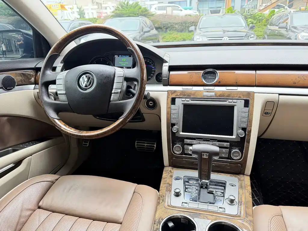 Volkswagen Phaeton — миниатюра 13