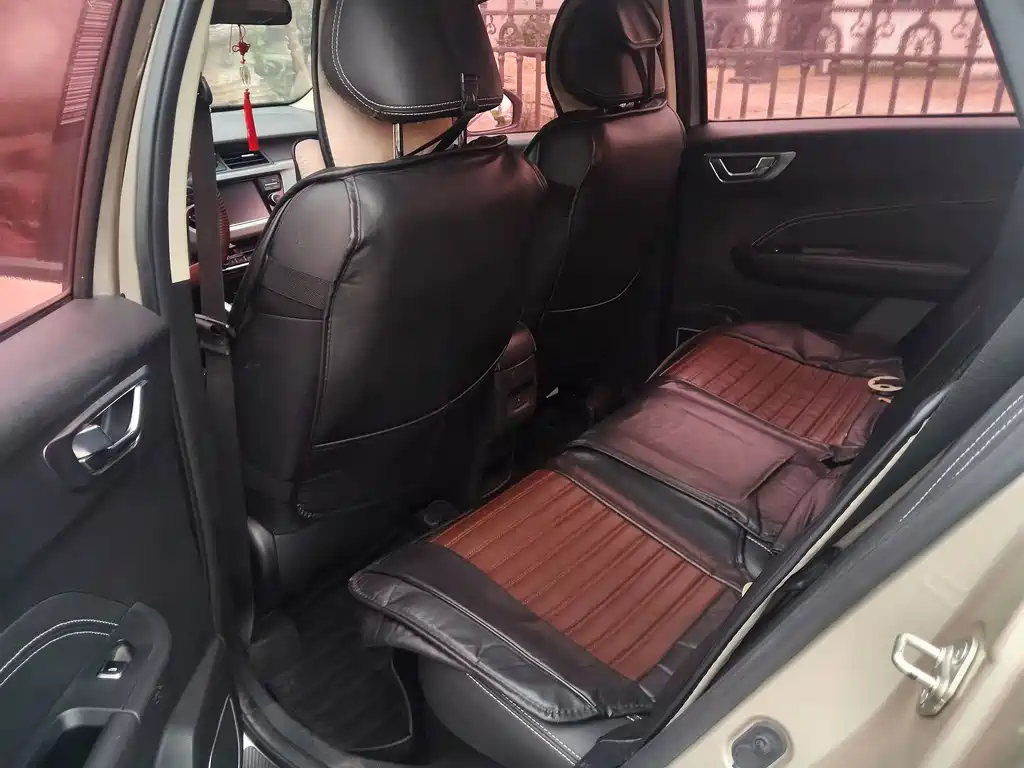 Geely Vision X3 — миниатюра 8