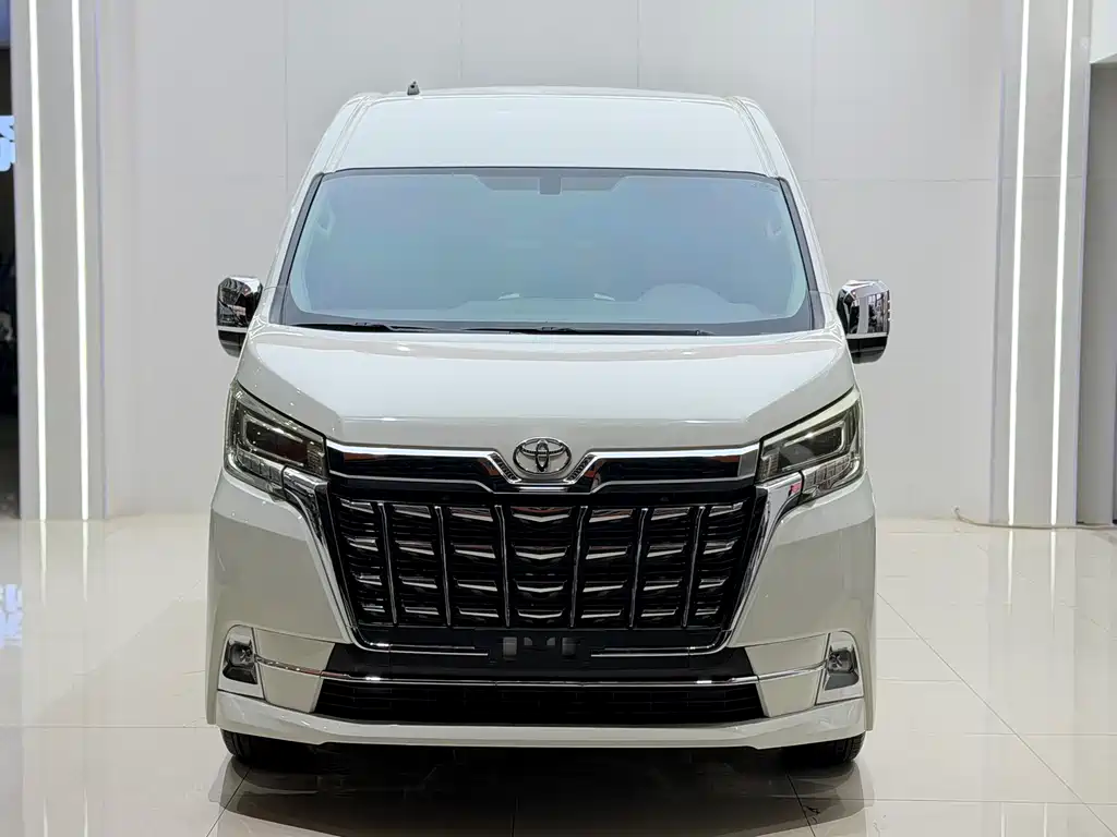 Toyota Hiace 2023