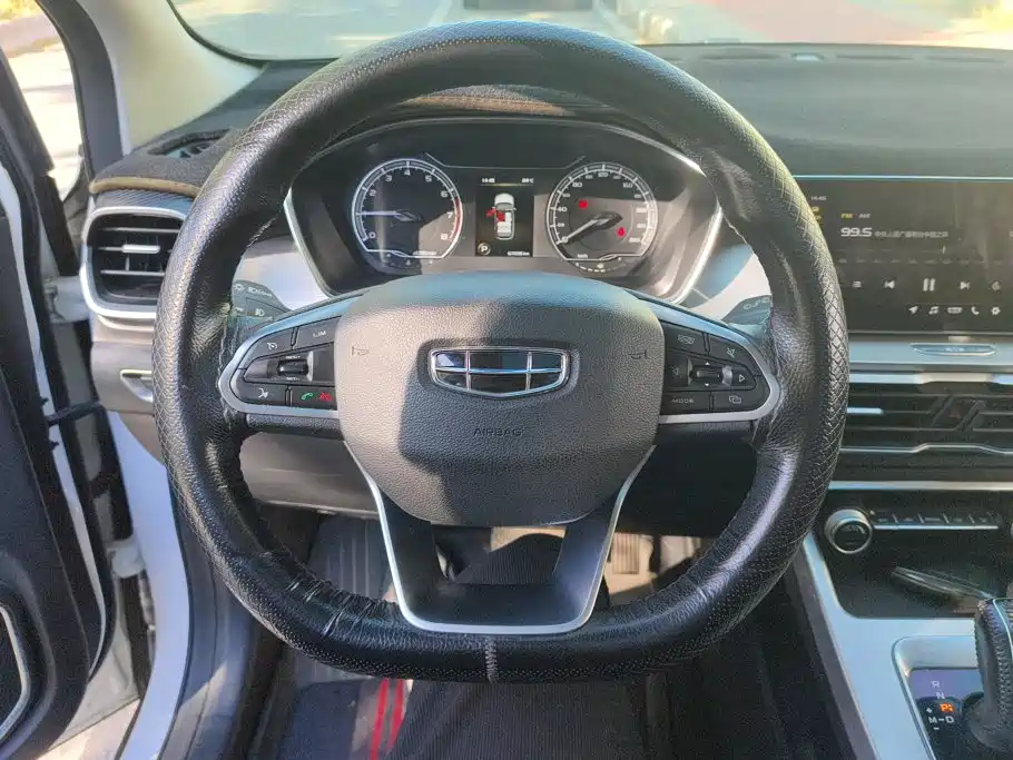 Geely Binyue — миниатюра 15