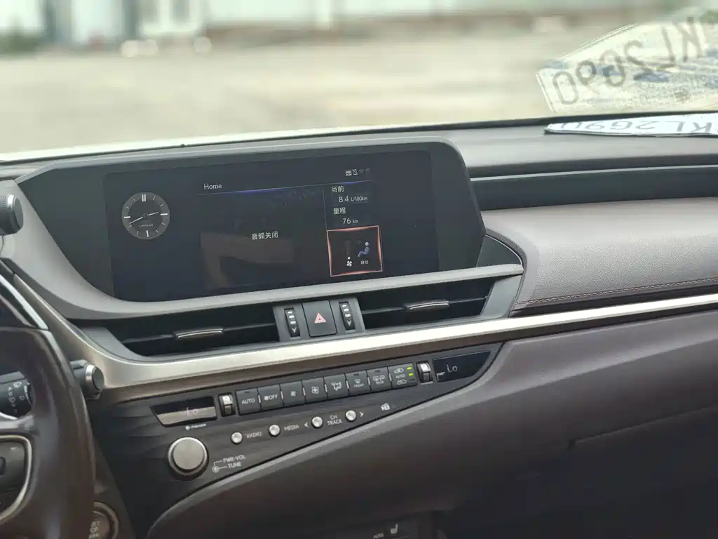 Lexus ES — миниатюра 15