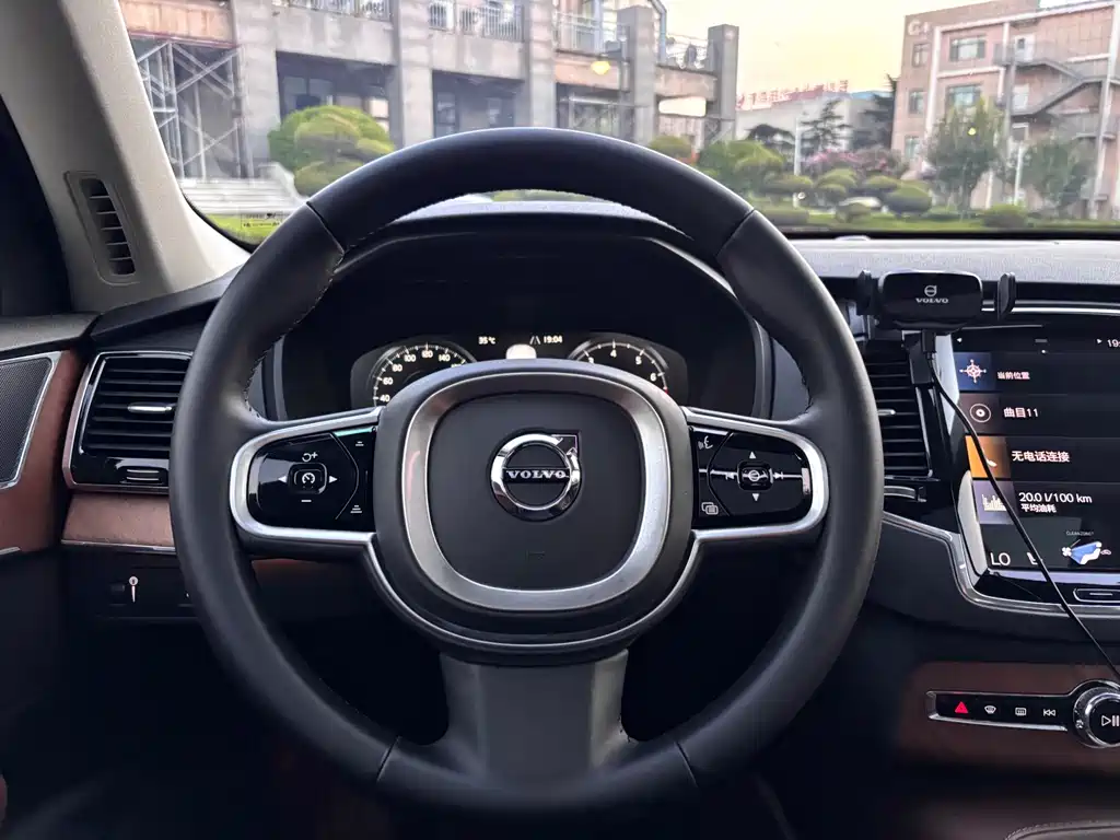 Volvo XC90 — миниатюра 20