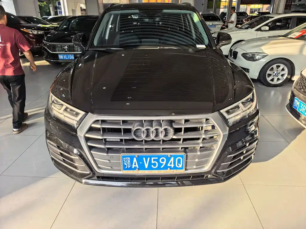 Audi Q5L — миниатюра 2