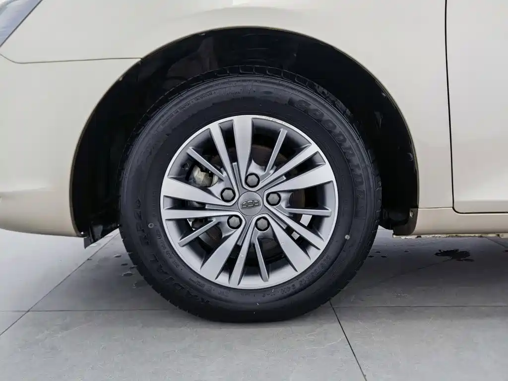 Geely Emgrand — миниатюра 17