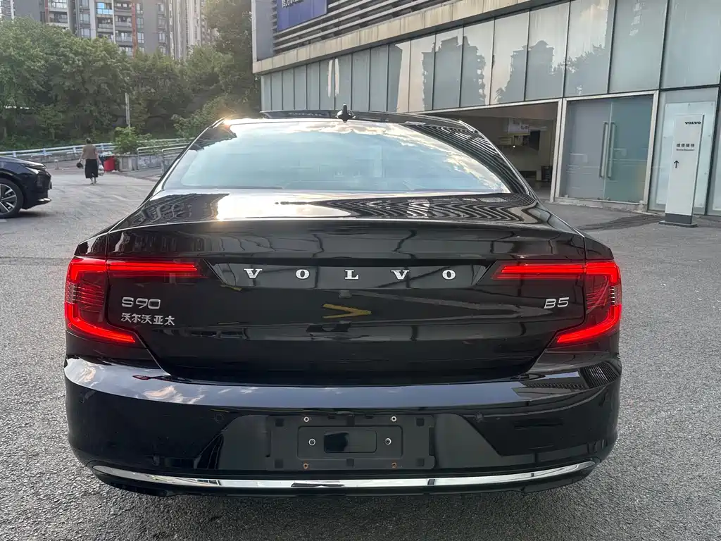 Volvo S90 — миниатюра 7