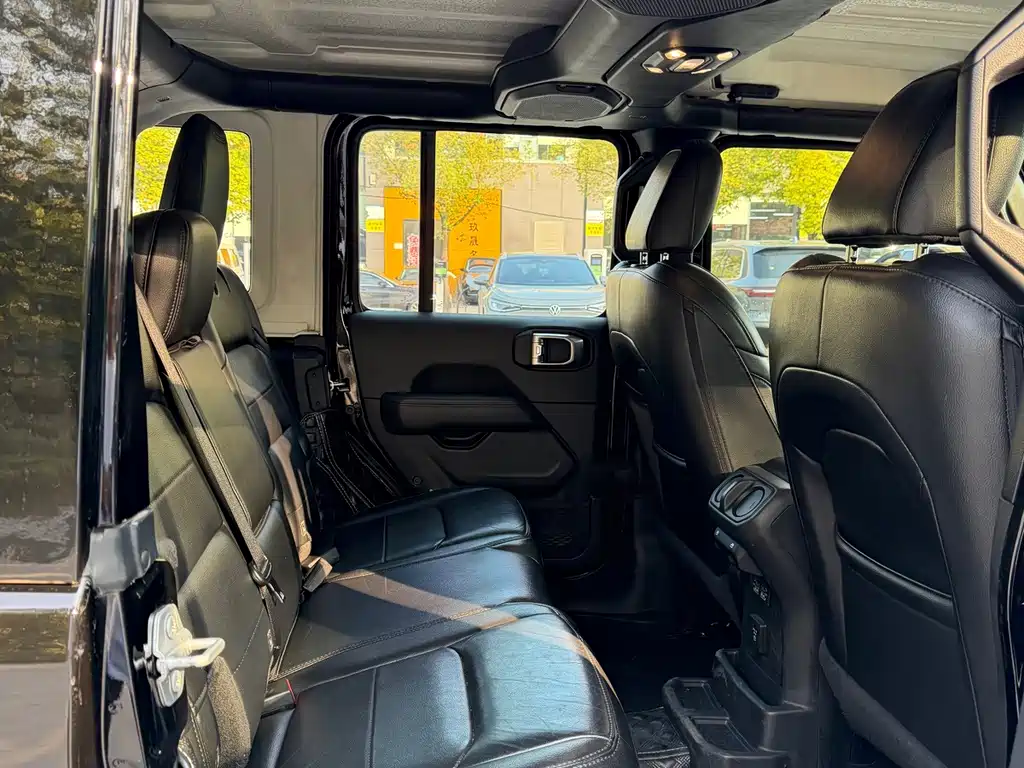 Jeep Wrangler — миниатюра 14