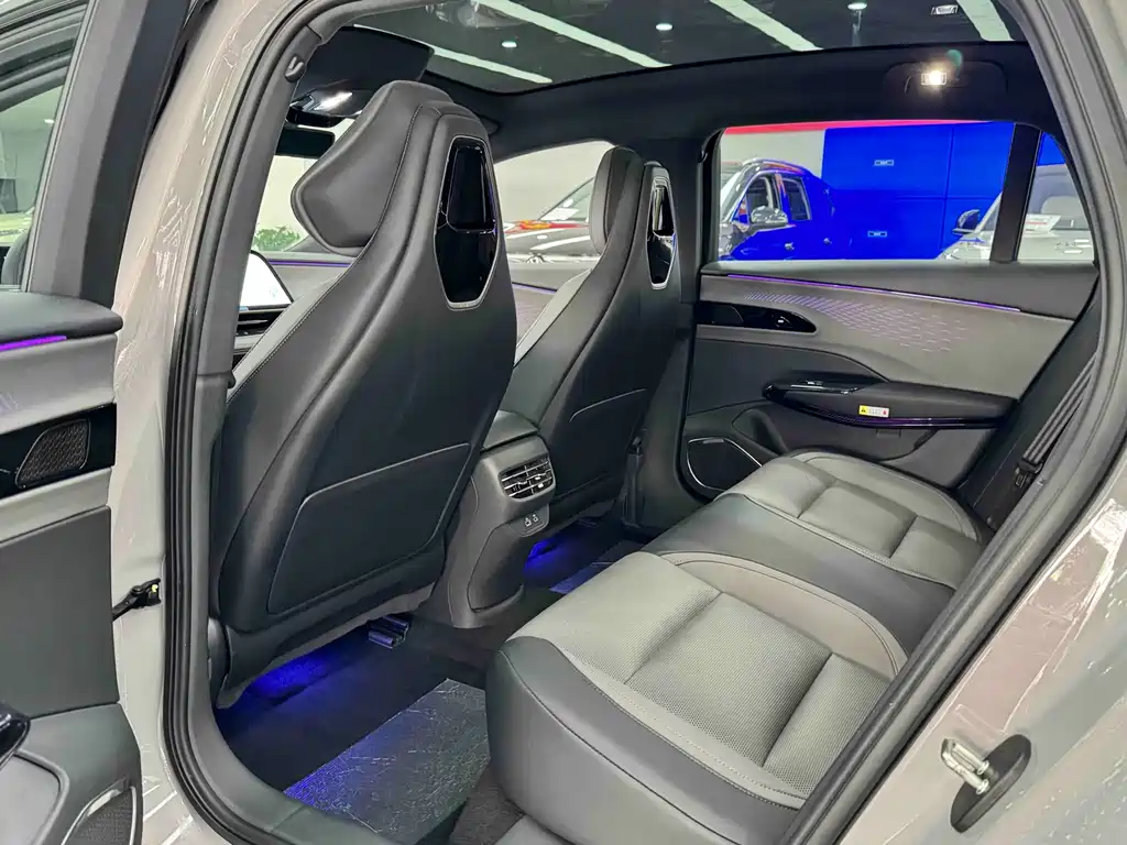Hongqi Hongqi EH7 — миниатюра 6