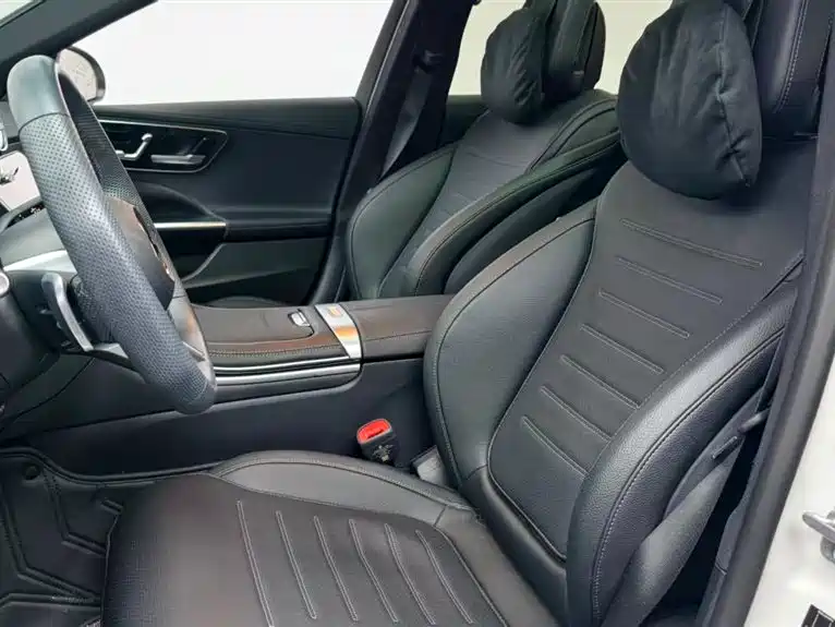 Mercedes-Benz C-Class — миниатюра 12