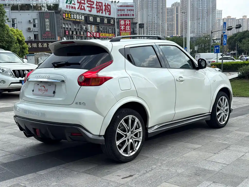 Infiniti ESQ — миниатюра 8