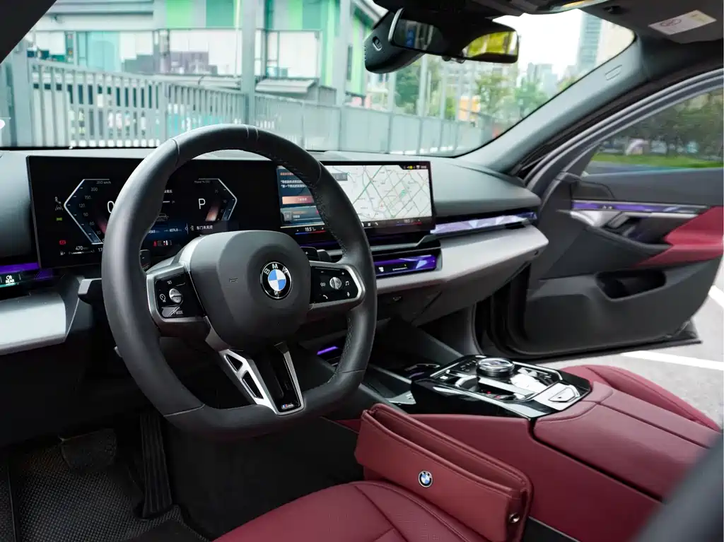 BMW 5 Series — миниатюра 10